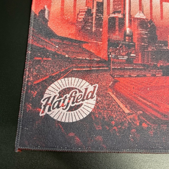 Philadelphia Phillies Red October Rally Towel 2024 MLB Baseball Citizens Bank - Picture 4 of 11